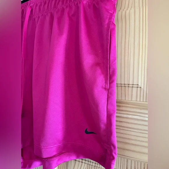 Nike Dri‎ Fit Fuscia Shorts Size Large - Picture 3 of 6